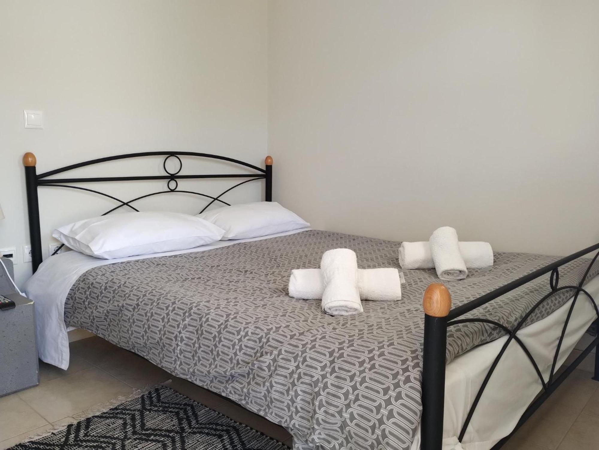 Kalamata Beach Maisonette Buitenkant foto